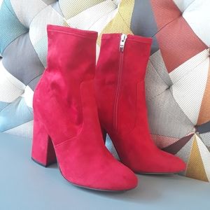 ♥️Marc Fisher Newbie Ankle Boot - Red Faux Suede Size 7M